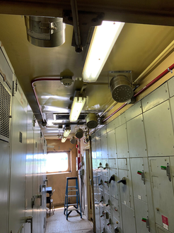 Stat-X Aerosol-Löschgenerator im Maschinenraum eines Schaufelradbaggers – Brandschutz für schwere Bergbau- und Baufahrzeuge